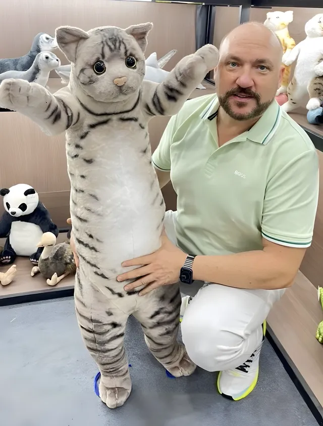 Кот большой полосатый бурый 120см,игрушка мягкая